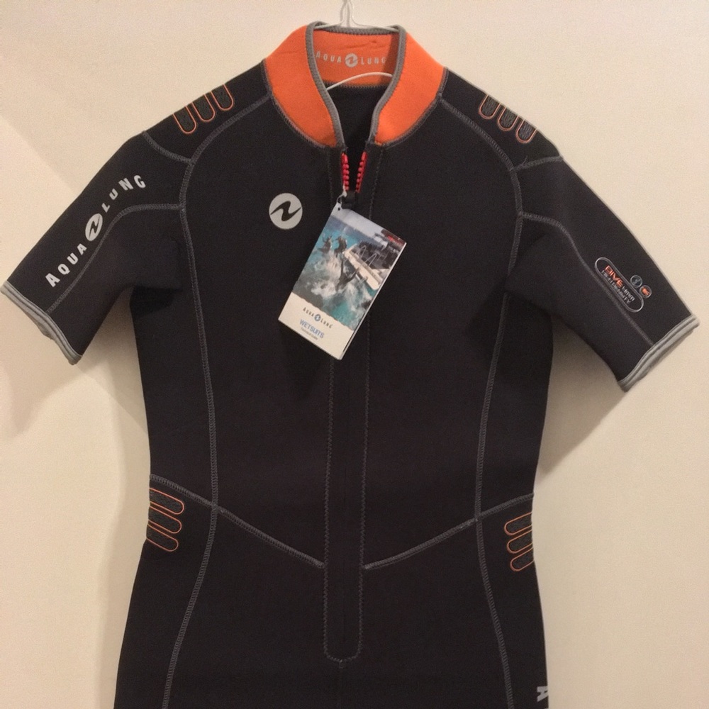 Aqua Lung Shorty Wetsuit, 4mm Hight Density. ML
